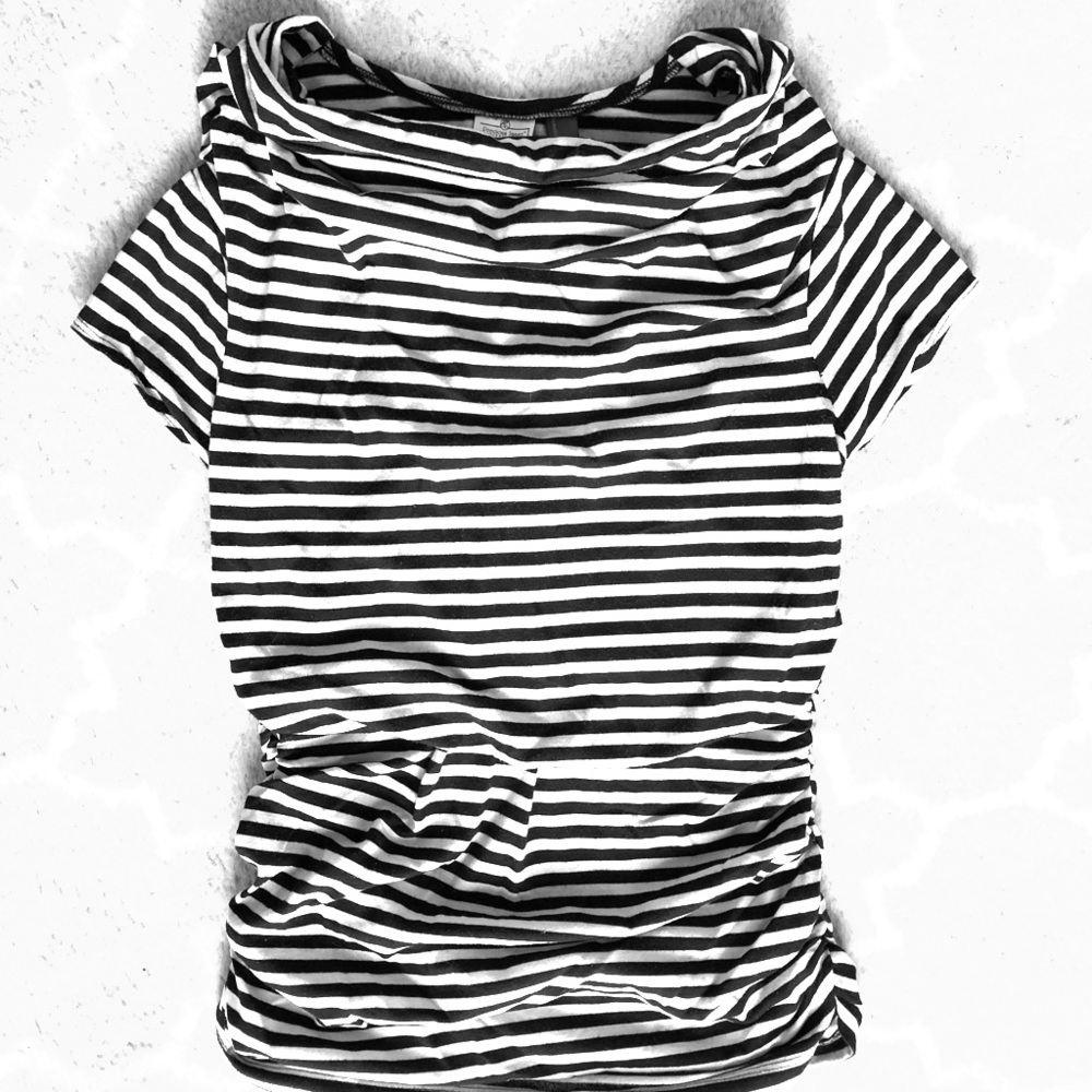 Wellfleet Navy Striped Nursing Top, Size Small